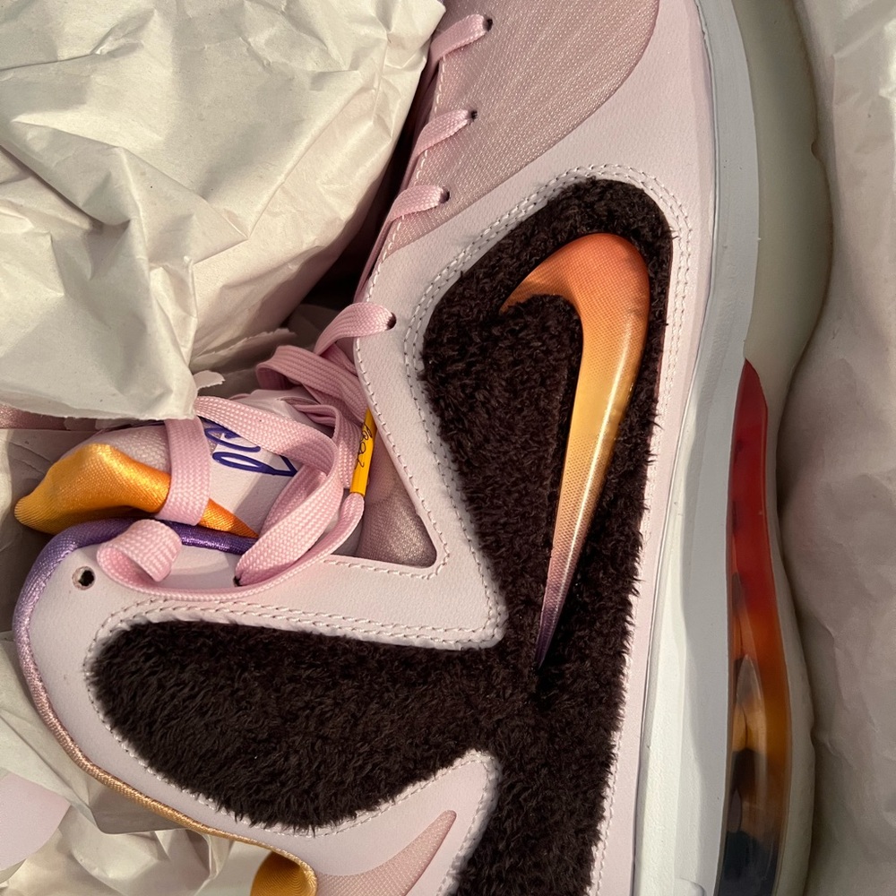Nike Men's Pink and Brown Athletic Shoes